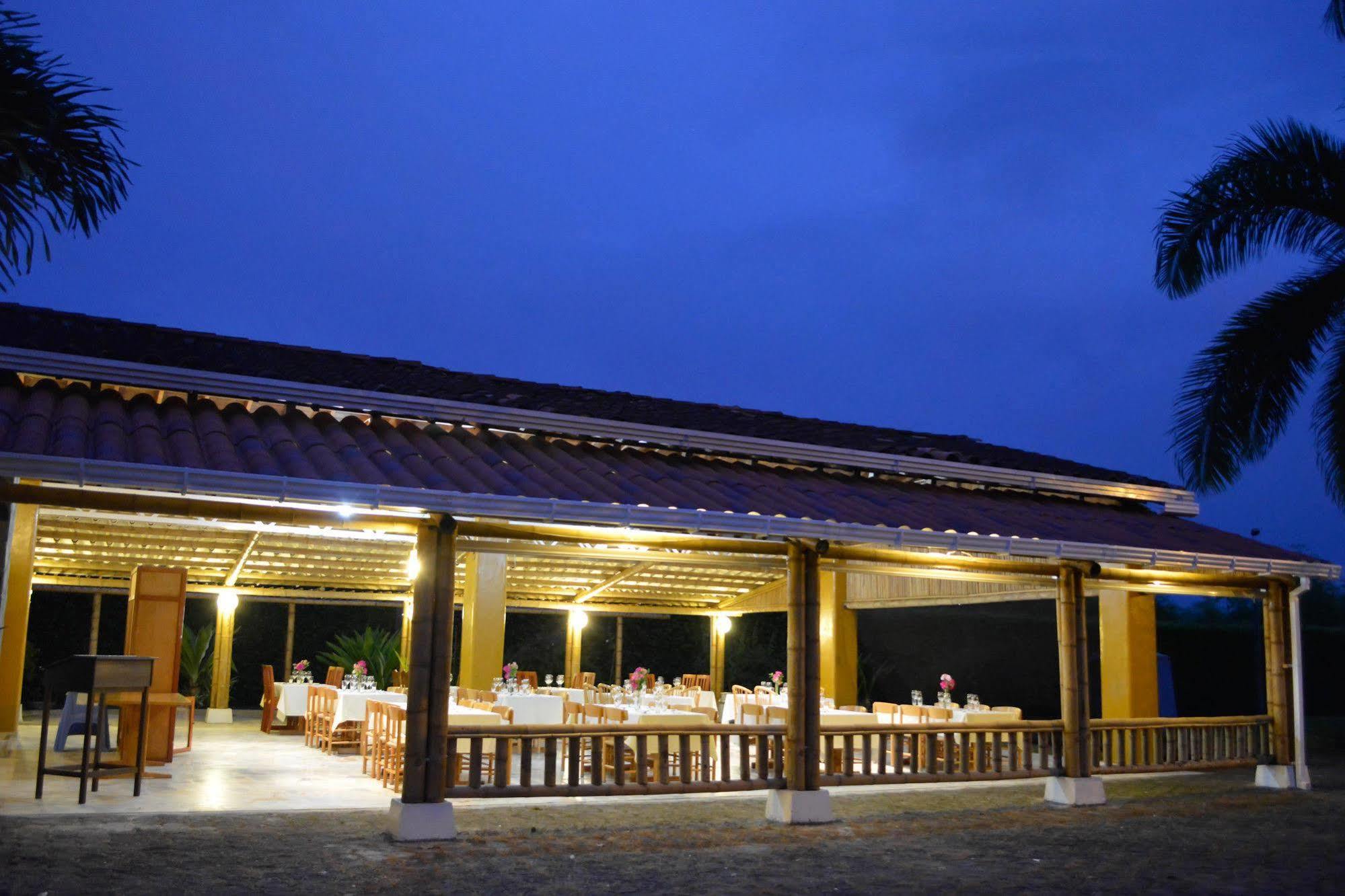 El Lugar Boutique Hotel Серритос Экстерьер фото